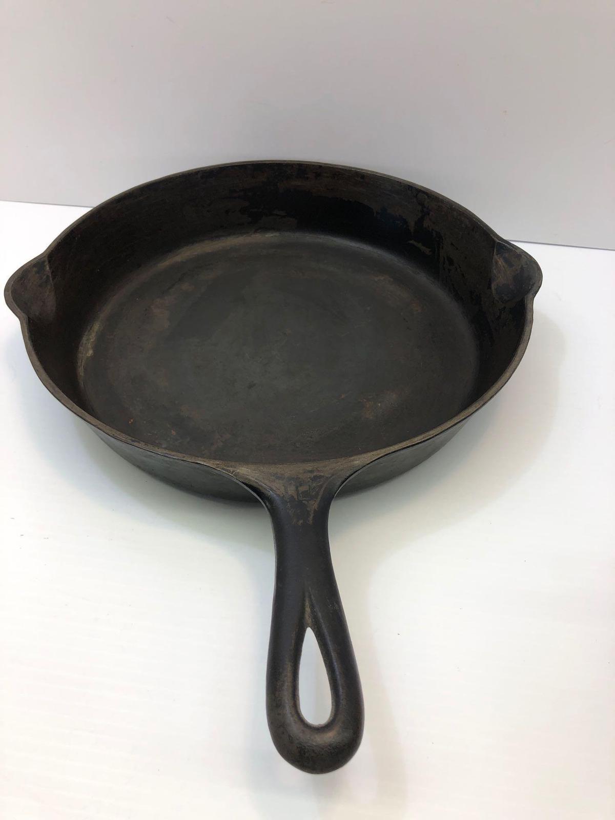 Vintage cast iron GRISWOLD #10skillet