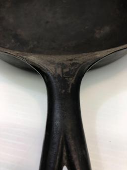 Vintage cast iron GRISWOLD #10skillet