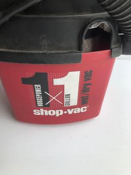 1 gallon wet/dry SHOP VAC