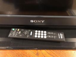 SONY 32" flat screen TV (model KDL32L5000)