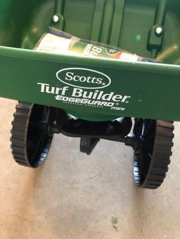 SCOTTS Turf Builder broadcaster