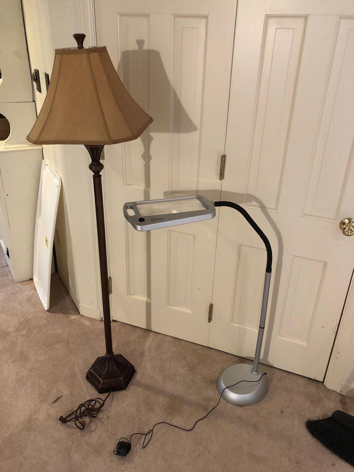 Floor lamp, lighted magnifying hobby lamp