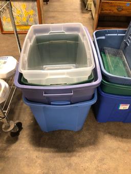 Storage totes and lids