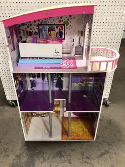 KACY'S doll house/accessories,Barbie dolls