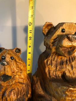 Wooden carved bear figures