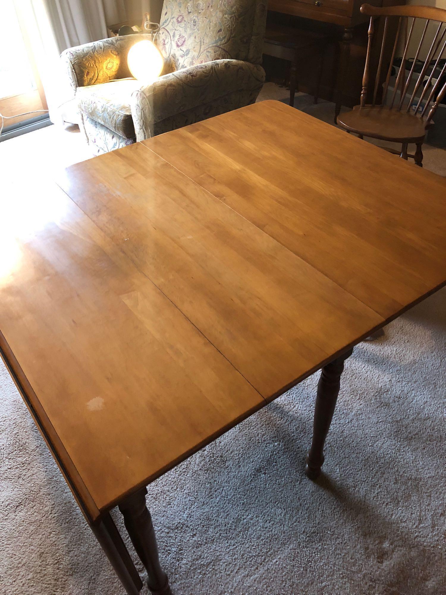 PENNSYLVANIA HOUSE gate leg table and 4 chairs/1 leaf extension