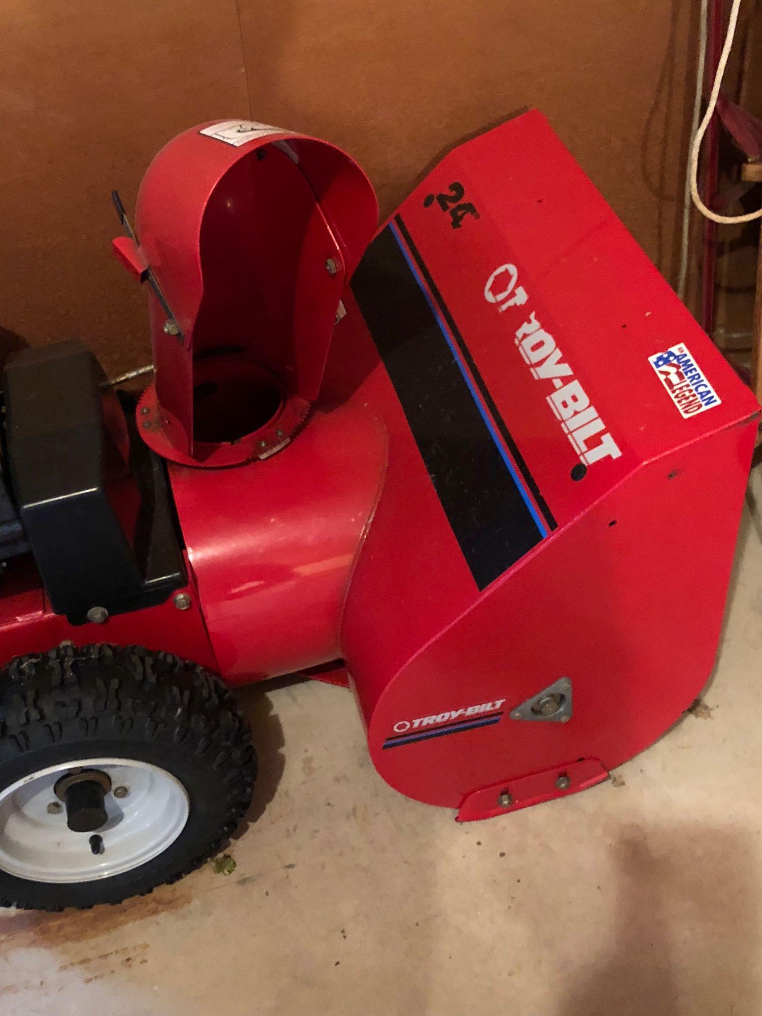 TROYBILT 24" snow blower(8HP;model 42010)