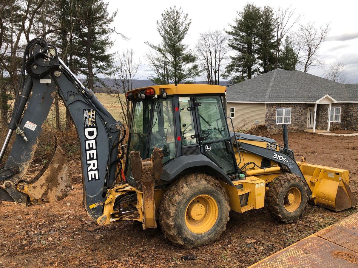 JOHN DEERE(310sj)backhoe/loader(4x4 diesel;extend-A-hoe;plumbed for hammer;sawtooth boom;cab heat/AC