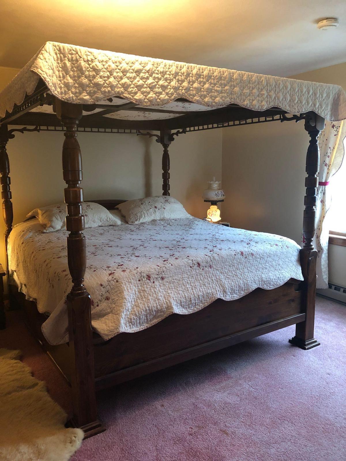California King Size Canopy Wood bed