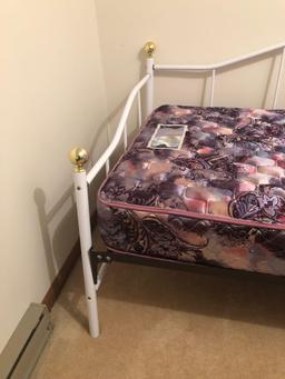 Metal frame day bed