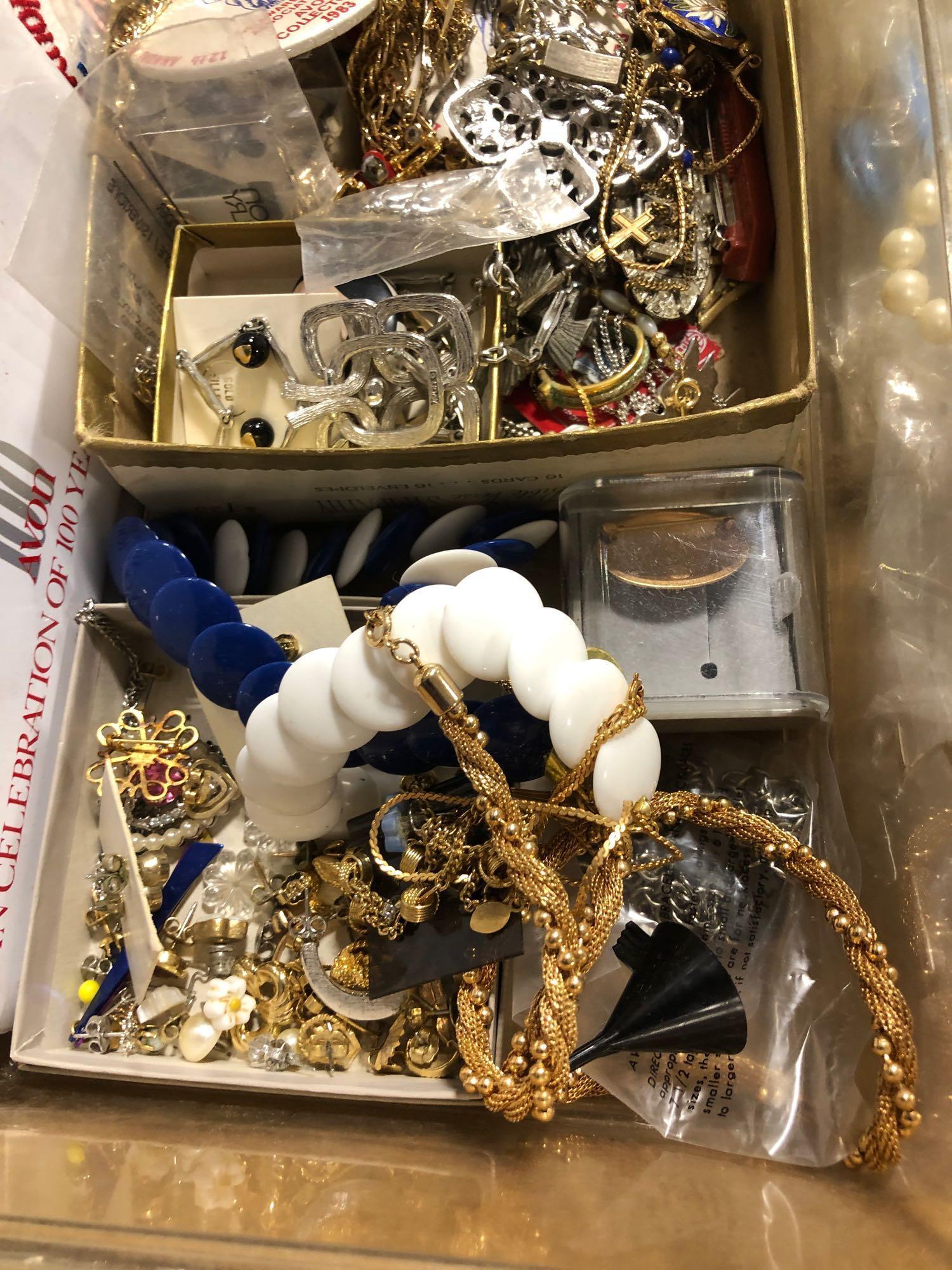 Avon Avon Avon Lot Variety Plus Jewelry