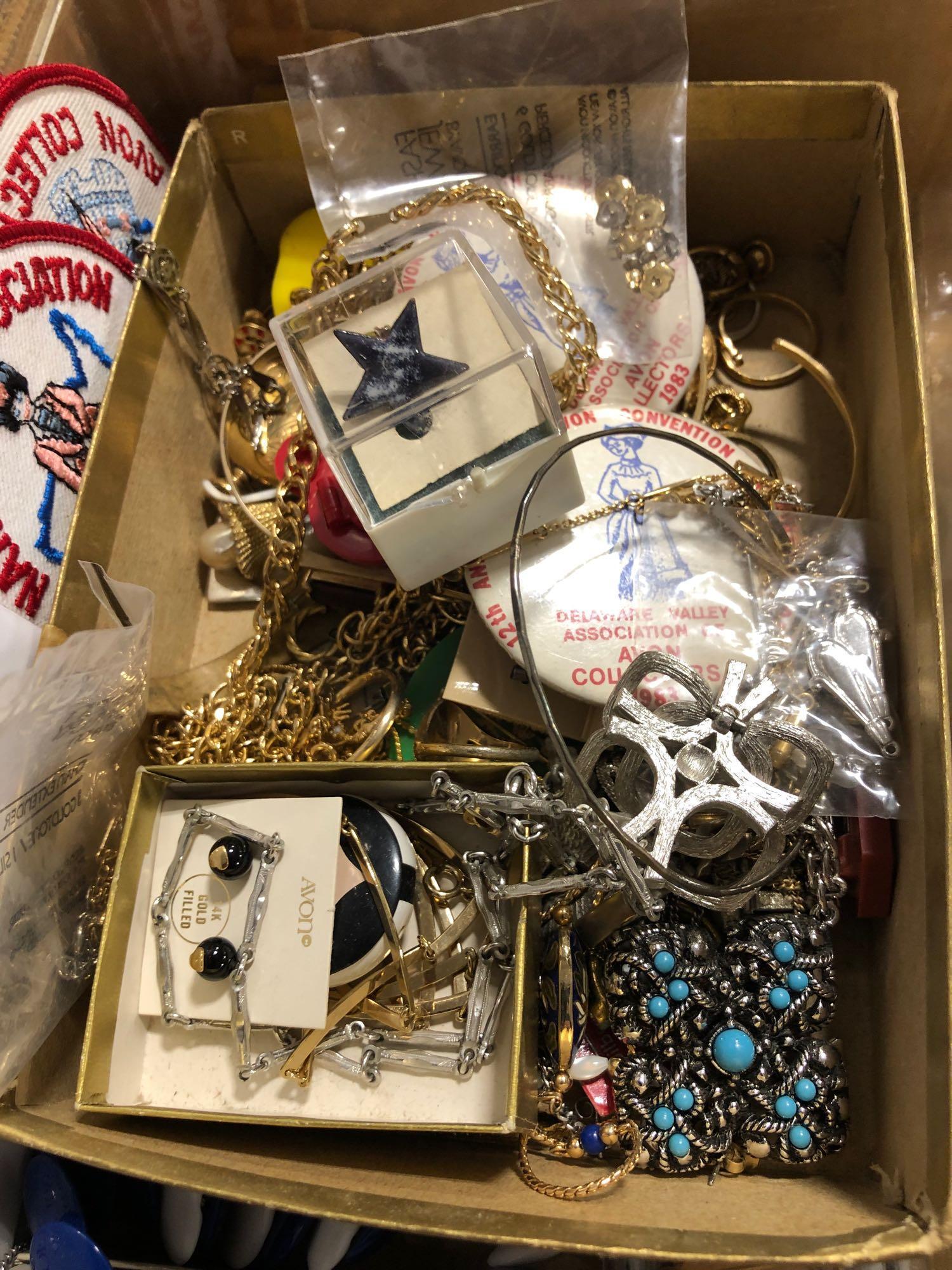 Avon Avon Avon Lot Variety Plus Jewelry