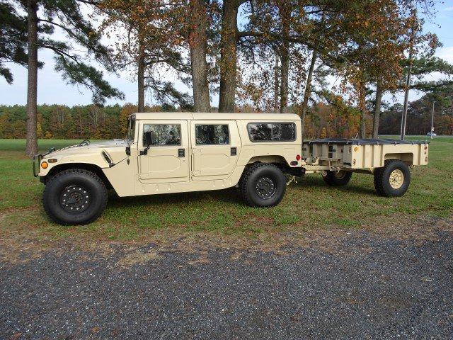 #4901 LIMITED EDITION 1992 AM GENERAL HUMMER H1 WITH HUMMER TRAILER  1992 W