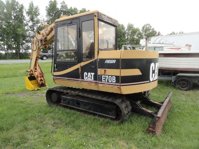 #1701 CAT E70B EXCAVATOR 3205 HRS WITH ELEC THUMB ATTACH 12 & 40 J/N 25294