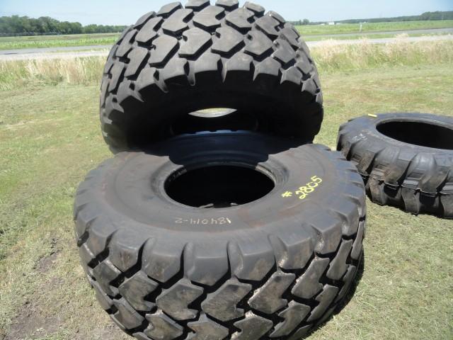 #2805 2 LIKE NEW 23.5R25 TITAN MXL TIRES