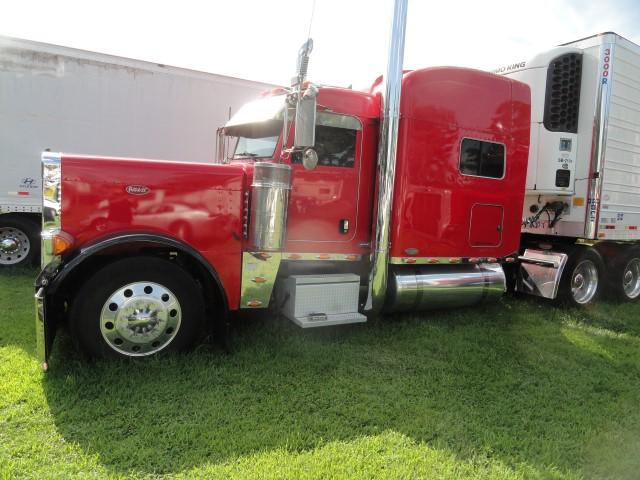 #104 2006 PETERBILT 379 UNIBILT ULTRA CAB DOUBLE SLEEPER 1463477 MILES 475