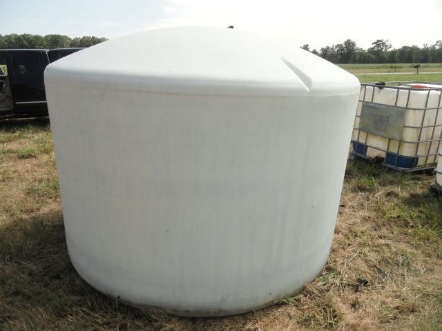 1550 GAL POLY TANK WITH 1 1/2" VALVE