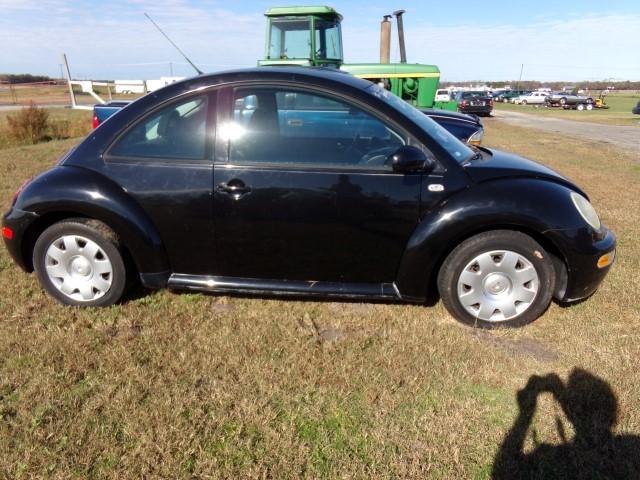 #6307 2002 VW BEATLE 127304 MILES 2.0 ENG AUTO 4 SP TRANS CLOTH AND CARPET