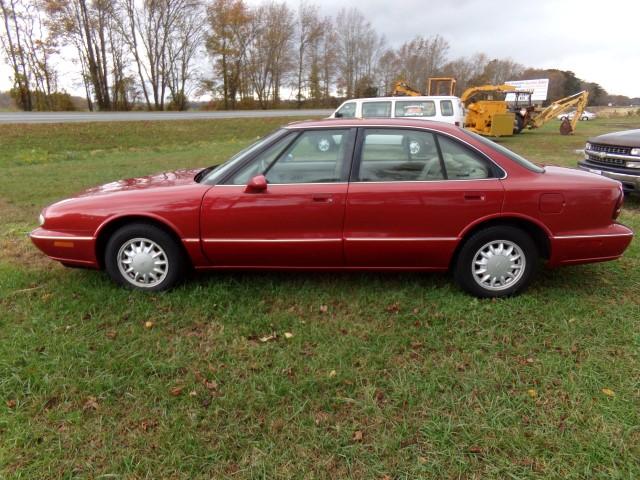 #2608 1999 OLDS 88 LS 137949 MILES CRUISE COLD AC LEATHER AND CARPET