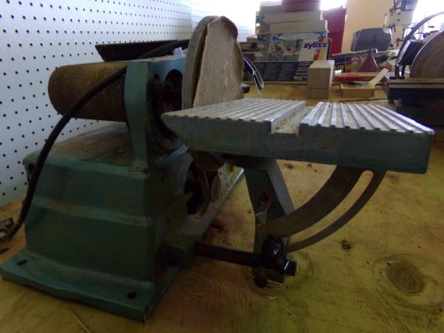 CENTRAL MACHINERY BELT AND DISK SANDER