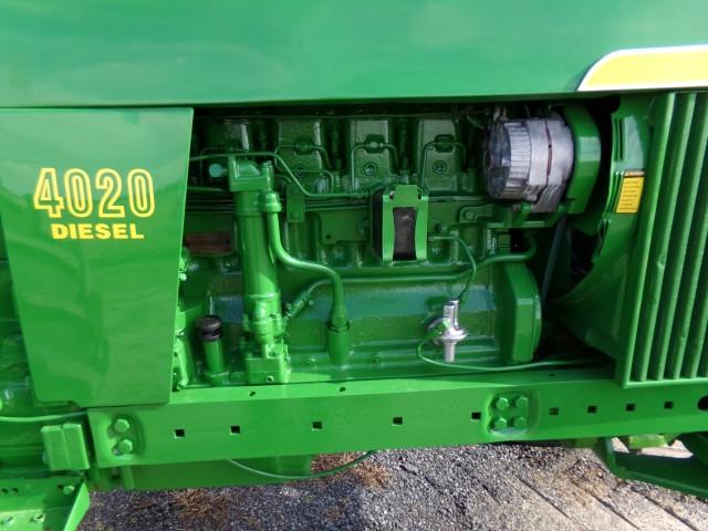 #3001 JOHN DEERE 4020 LATE MODEL RESTORED SYNCRO RANGE TRANS WITH SIDE CONS