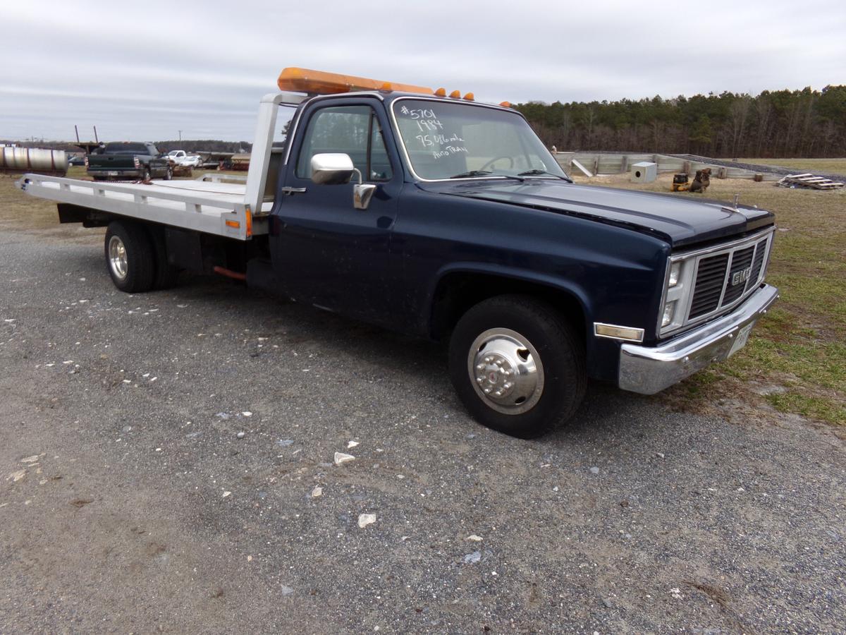 #5701 1984 GMC ROLLBACK 75086 MILES SHOWING AUTO TRANS VINYL 17' CHEVRON RO