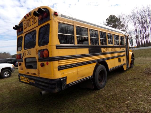 #1501 2004 INTERNATIONAL SCHOOL BUS 3800 T444E DIESEL 239215 MILES 24 PASSE