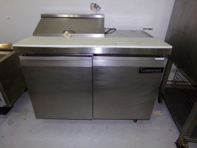 CONTINENTAL 48" REFRIGERATED PREP STATION ON CASTERS