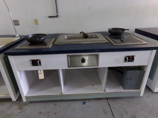 HEATED SERVING STATION WITH 1 FULL SIZE DROP IN WELL AND 2 MAGNAWAVE BY COO