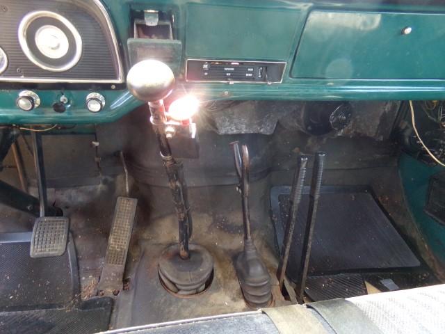 1972 FORD F700 6 WHEELER SHOWING 22226 MILES 5 SP WITH 2 SP AXLE AM RADIO C