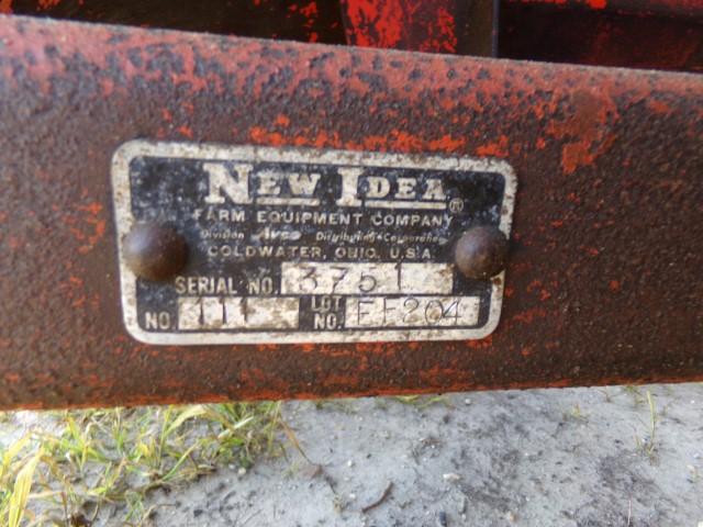 NEW IDEA EZEE FLOW NO 111 SPREADER SN 3751 LOT EF204