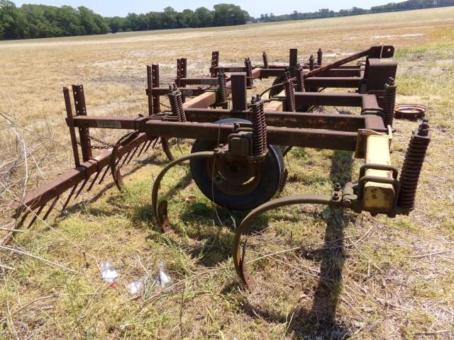 FERGUSON 14' CHISEL PLOW WITH BUSTER BAR