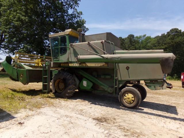 JOHN DEERE 6600 COMBINE 4199 HRS JOHN DEERE 216 SOYBEAN HEADER APPROX 15'