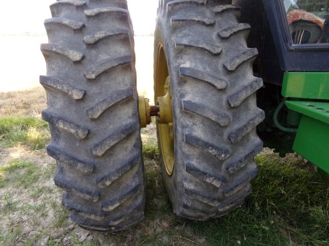 JOHN DEERE 4450 4 WD ENCLOSED CAB 3748 HRS DUAL REAR WHEEL QUICK HITCH 3 PO