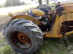 MASSEY FERGUSON 202 SHOWING 1426 HRS WITH MF LOADER 102 GAS