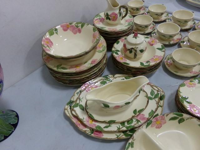 LARGE SET OF FRANCISCAN EARTHWARE APPLE BLOSSOM PATTERN APPROXIMATELY 60 PI