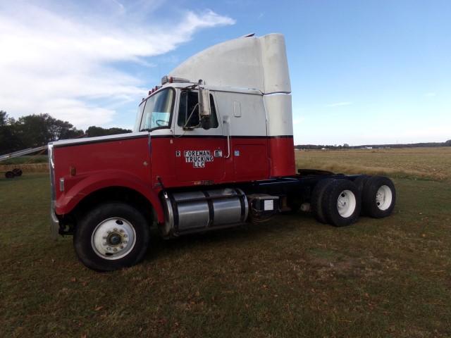 #7401 1987 VOLVO SLEEPER CAB SHOWING 112716 MILES CUMMINS DIESEL POLISHED A