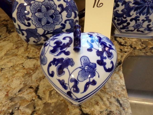 SMALL LOT BLUE AND WHITE TEA POTS AND HEART SHAPED BOX