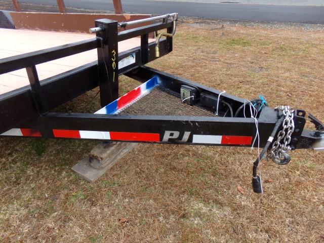 #301 2011 TRAILER 20' TANDEM AXLE 2' BEAVER TAIL AND 5' RAMPS