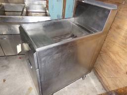 IMPERIAL DEEP FRYER GAS AND DUMP STATION ON CASTERS