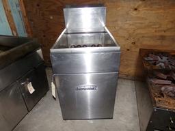 IMPERIAL DEEP FRYER GAS AND DUMP STATION ON CASTERS