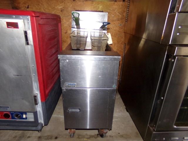 PITCO DEEP FRYER 4016 MOD SG14 PROPANE 110000 BTU ON CASTERS