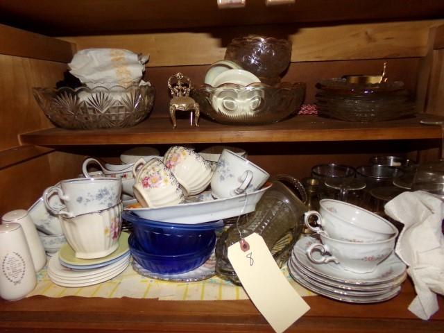 CONTENTS OF CHINA CABINET TO INCLUDE HAND PAINTED CHINA COBALT GLASS BOWLS