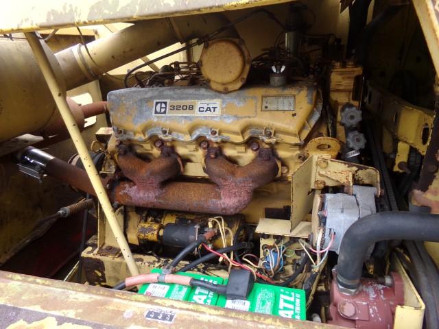 NEW HOLLAND TR85 TWIN ROTOR COMBINE 3208 CAT MOTOR SHOWING 1889 HRS SN 3036