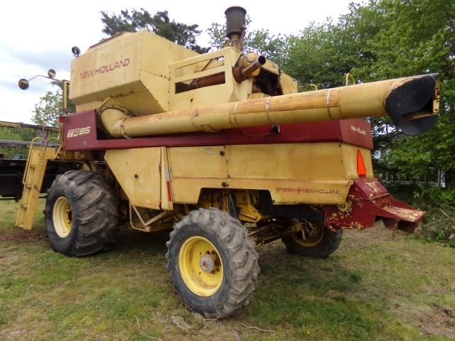 NEW HOLLAND TR85 TWIN ROTOR COMBINE 3208 CAT MOTOR SHOWING 1889 HRS SN 3036