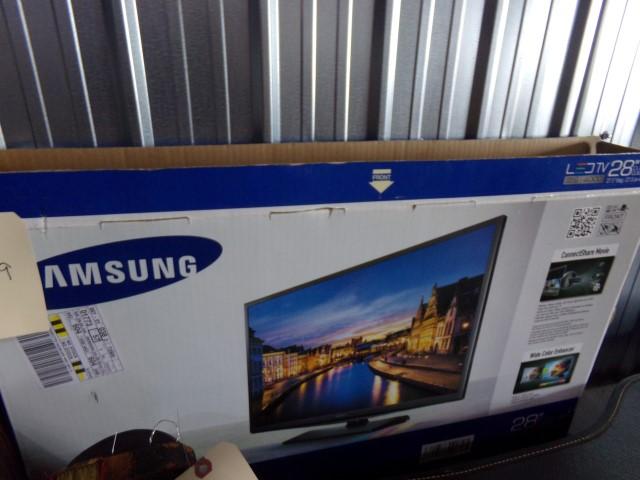 SAMSUNG 28" LED TV IN BOX