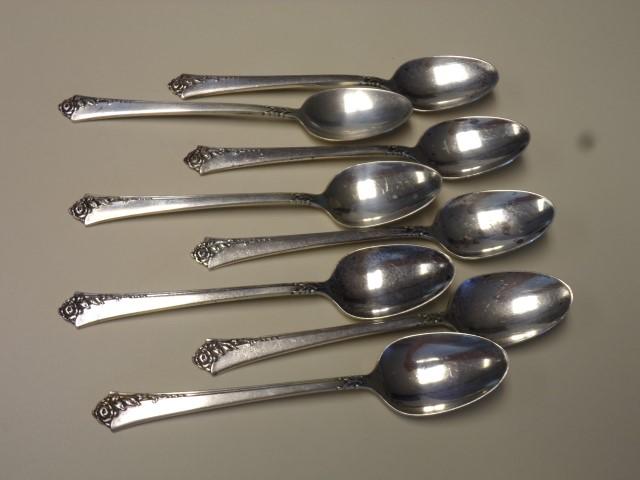 8 HEIRLOOM STERLING TEASPOONS 7.95 T OZ