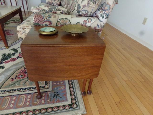 MAHOGANY DROP LEAF END TABLE SINGLE DRAWER GATE LEG WITH CONTENTS OF BRASS