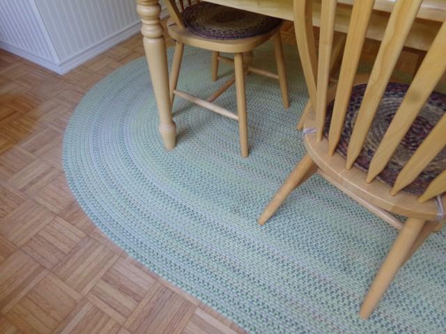 BRAIDED FLOOR RUB LIGHT GREEN APPROXIMATELY 9 X 5 1/2