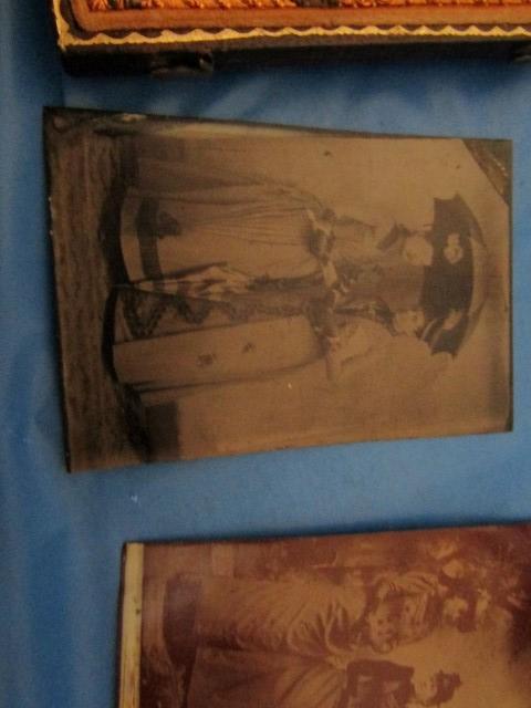 LOT OF THREE VICTORIAN TIN TYPES